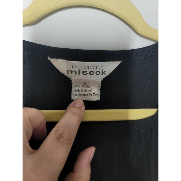 Mistook Sleeveless Ribbed Knit Round Neck Acrylic Flare Hem Top Size Small Black - Picture 3 of 4